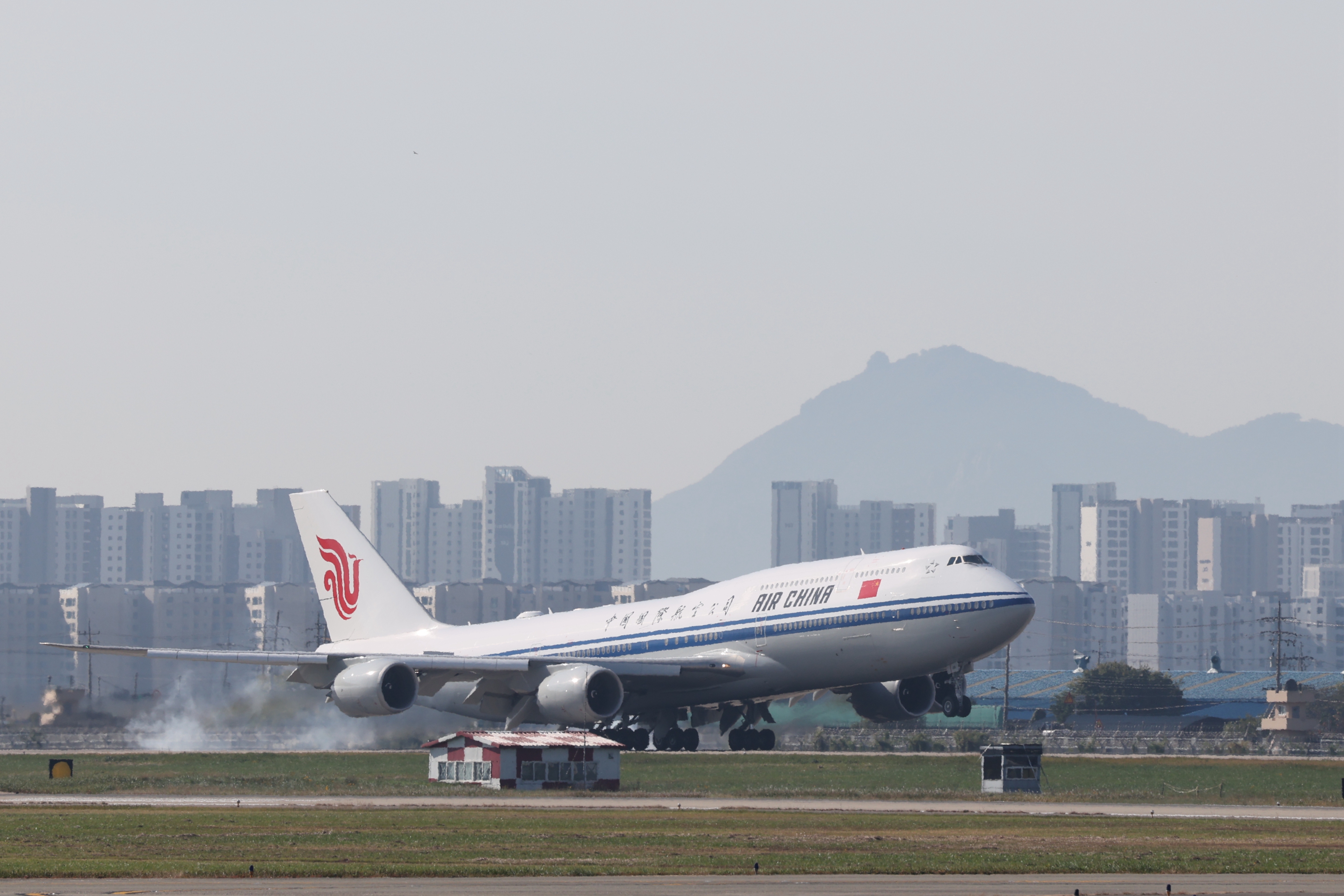 習(xí)近平抵達(dá)韓國