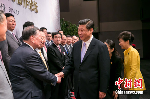 習近平勉勵中韓企業(yè)家:攜手合作,共創(chuàng)未來