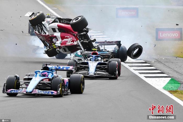 周冠宇F1英國(guó)站遭遇事故所幸人無(wú)大礙