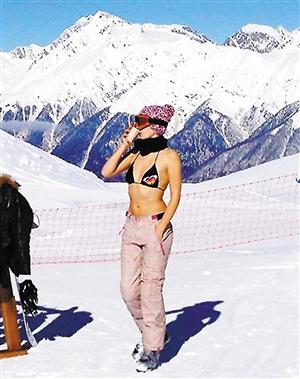 冬奧趣聞:約會神器Tinder女選手穿內(nèi)衣解暑(圖)